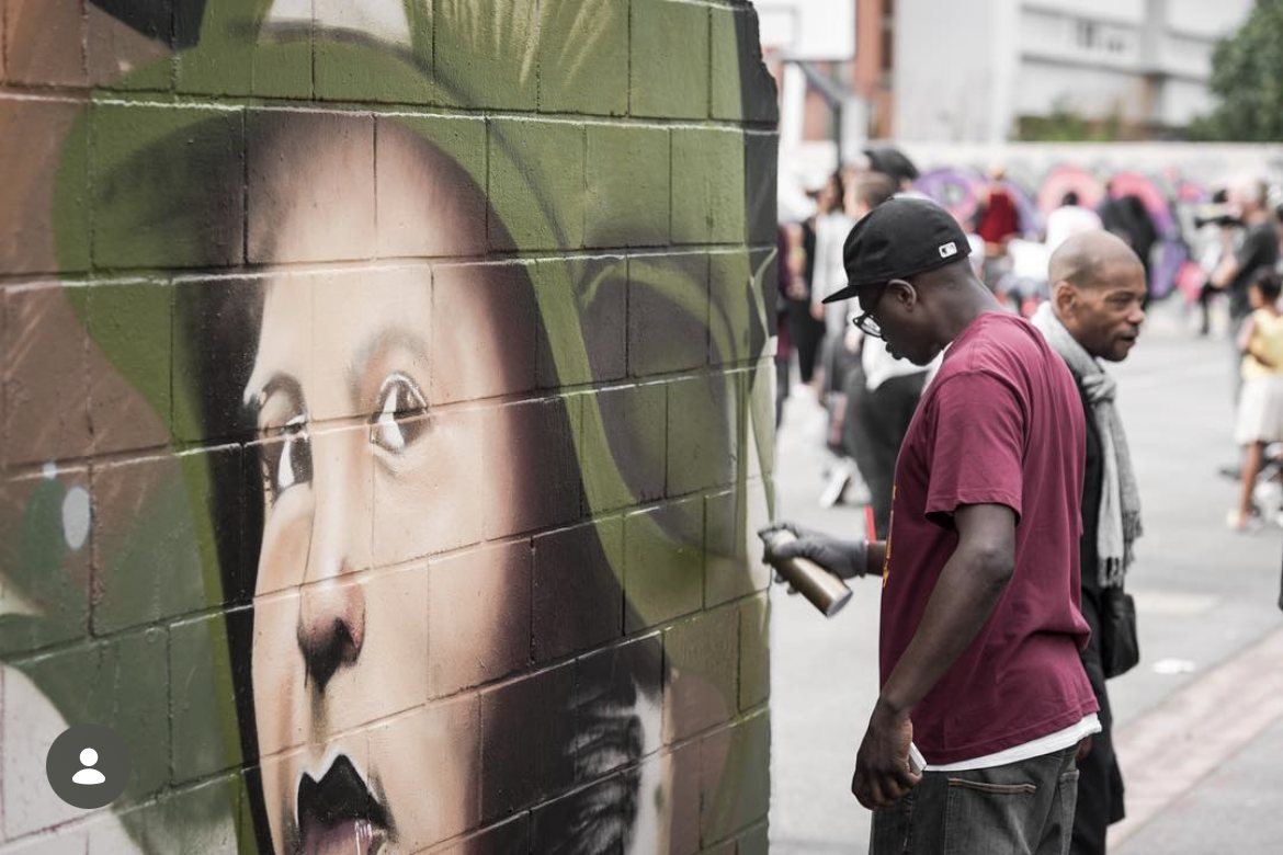 Un portrait peint sur le mur