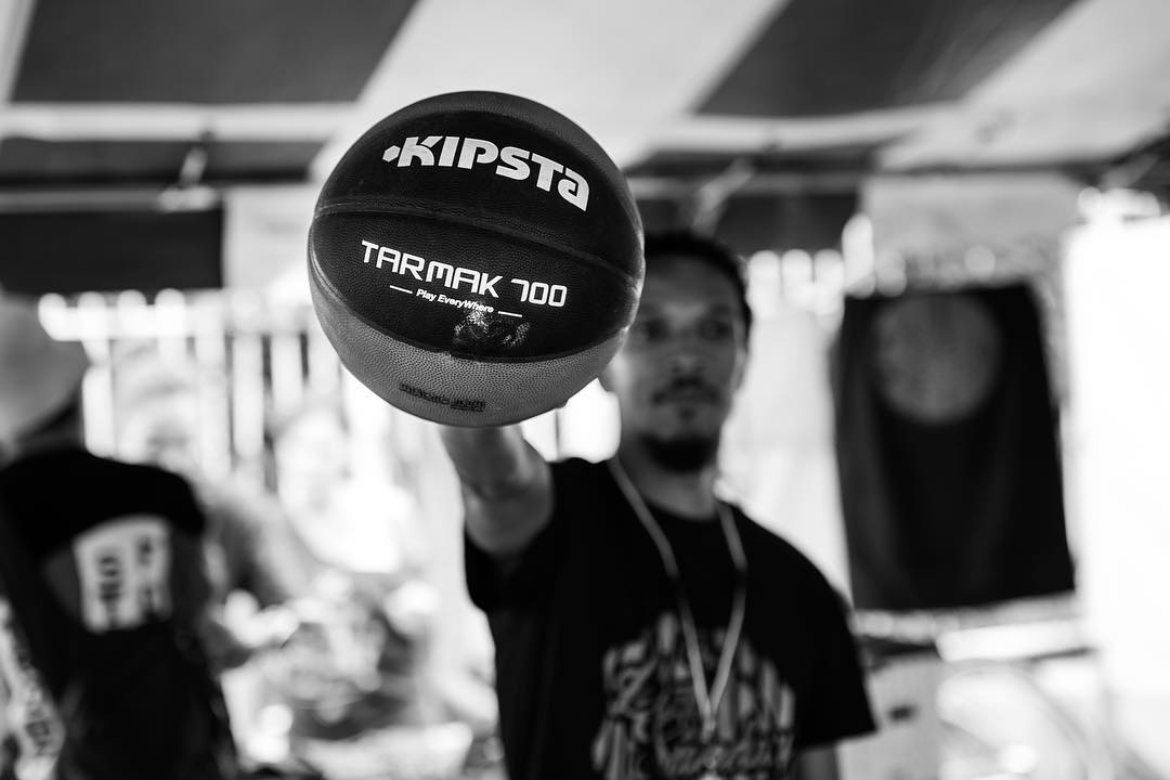 Un ballon lancé vers l’objectif